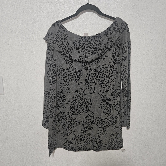 Chico's leopard off the shoulder top size 0=small - Picture 6 of 10